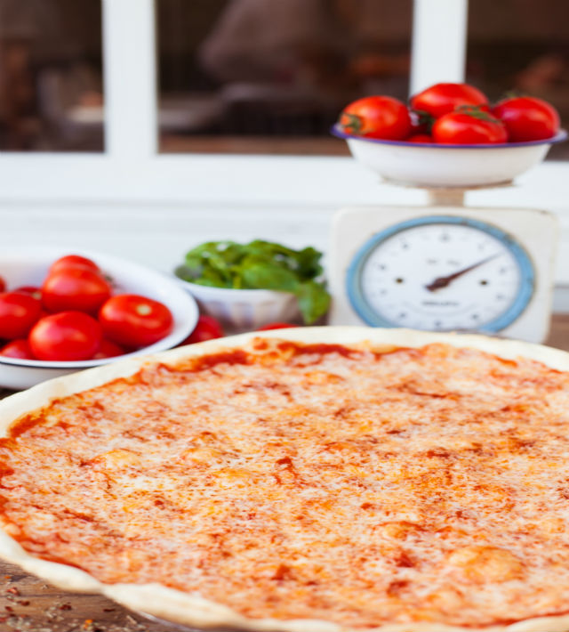 פיצה עגבניה